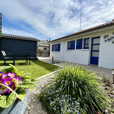 Les Alouettes, Maison Avec Pour 4 Personnes Proche De La Baie. Holiday home *
