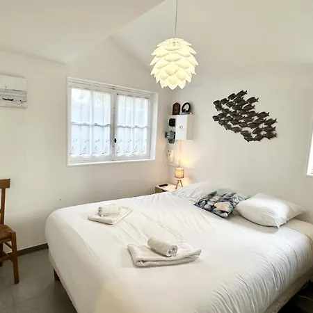 Les Alouettes, Maison Avec Pour 4 Personnes Proche De La Baie.