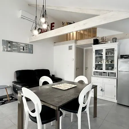 Les Alouettes, Maison Avec Pour 4 Personnes Proche De La Baie.